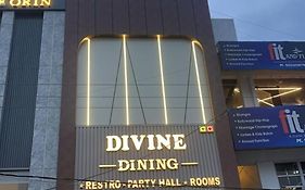 Divine Hotel
